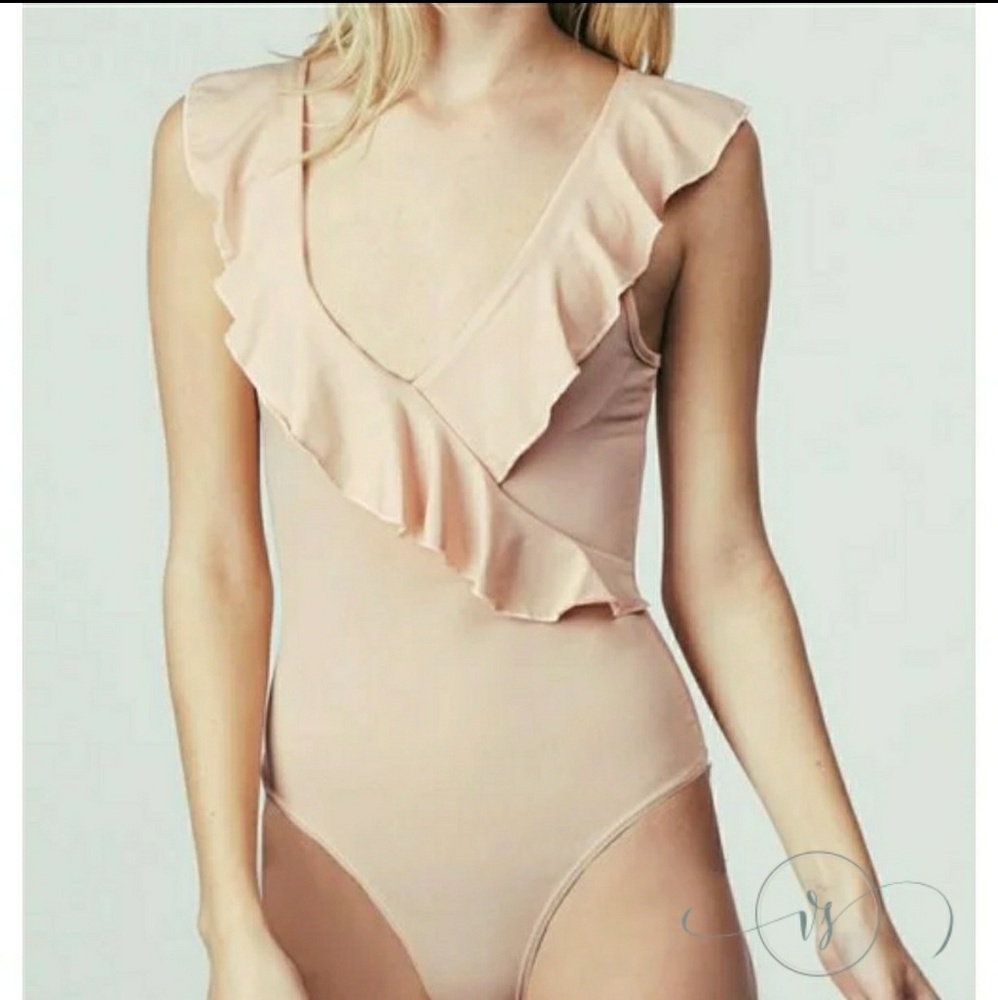 Blush Ruffle Bodysuit - Picture 4 of 5